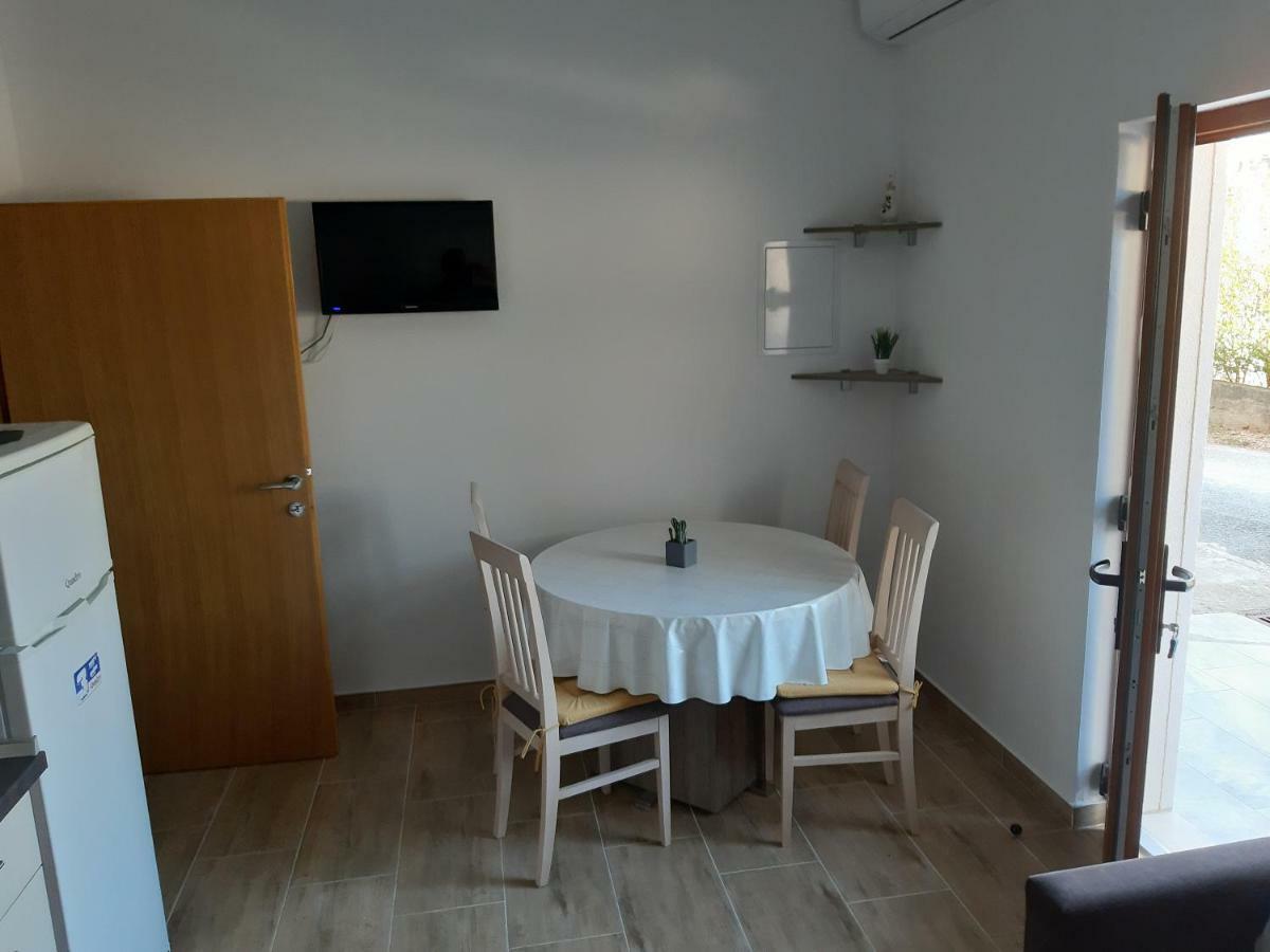 Apartments Zile Starigrad Paklenica Ngoại thất bức ảnh